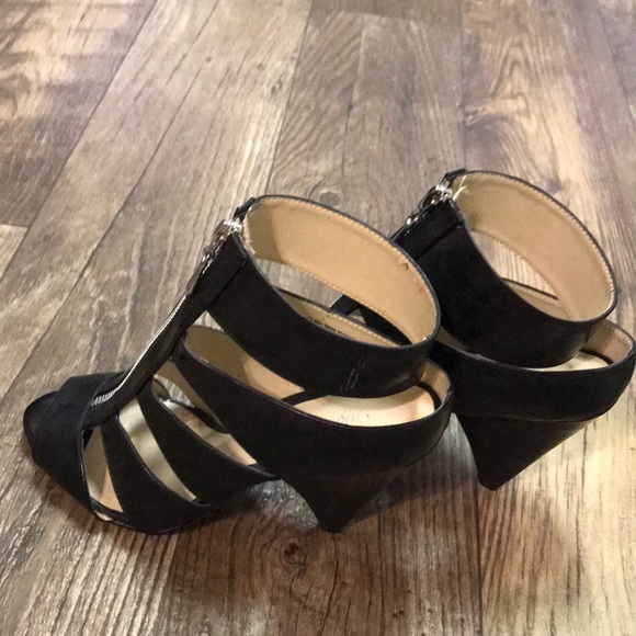 CHRISTIAN SIRIANO BLACK CAGE ZIPPER HEELS - Picture 4 of 8